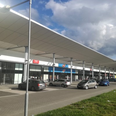 Hala II.a etapa - KIK, PEPCO, BANQUET, banka ČS